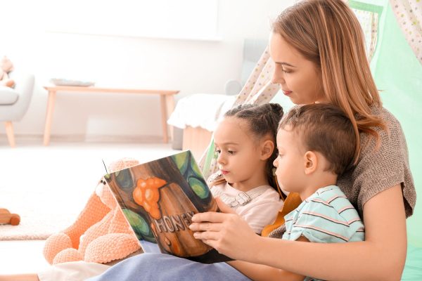 چطور و چه کتابی برای کودکان بخوانیم